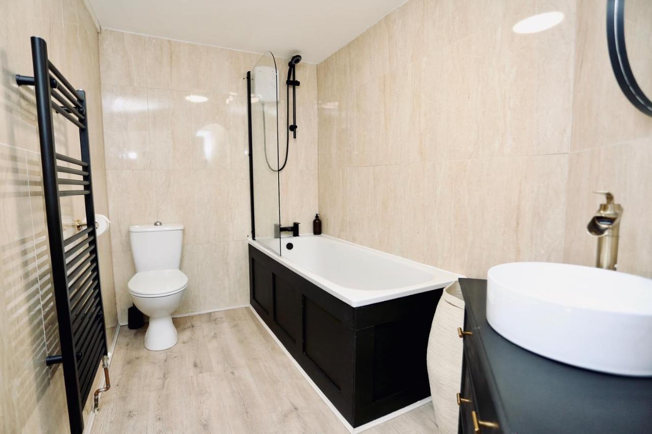 Cwm Seren - Luxury Apartment Крикхауэлл Экстерьер фото